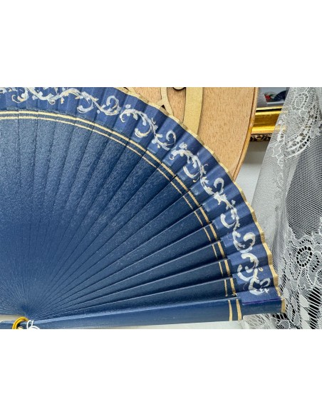 ABANICO DE MADERA AZUL MARINO PINTADO. 20CM. REF: 8500V