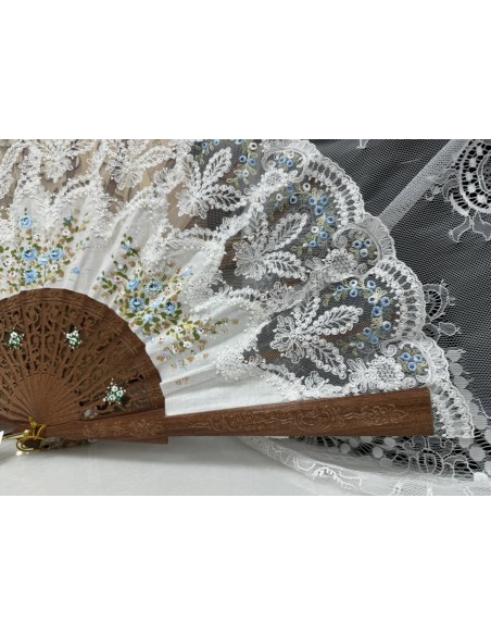 ABANICO DE MADERA DE PERAL PINTADO  A MANO Y DE ENCAJE ARTESANO BORDADO  28 CM