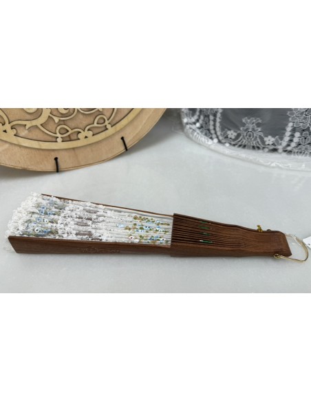 ABANICO DE MADERA DE PERAL PINTADO  A MANO Y DE ENCAJE ARTESANO BORDADO  28 CM