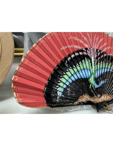 ABANICO PINTADO A MANO PAVO REAL DE MADERA DE PERAL ALTA CALIDAD  23 CM