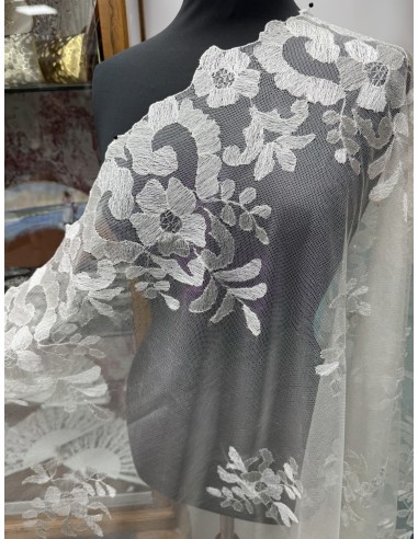 MANTILLA DE CHANTILLY ARTESANA REF.2002 B