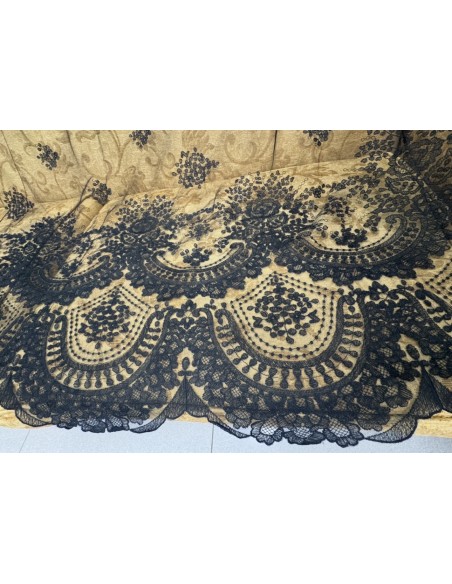 MANTILLA NEGRA DOBLE PUNTA REF 2026 GR-N